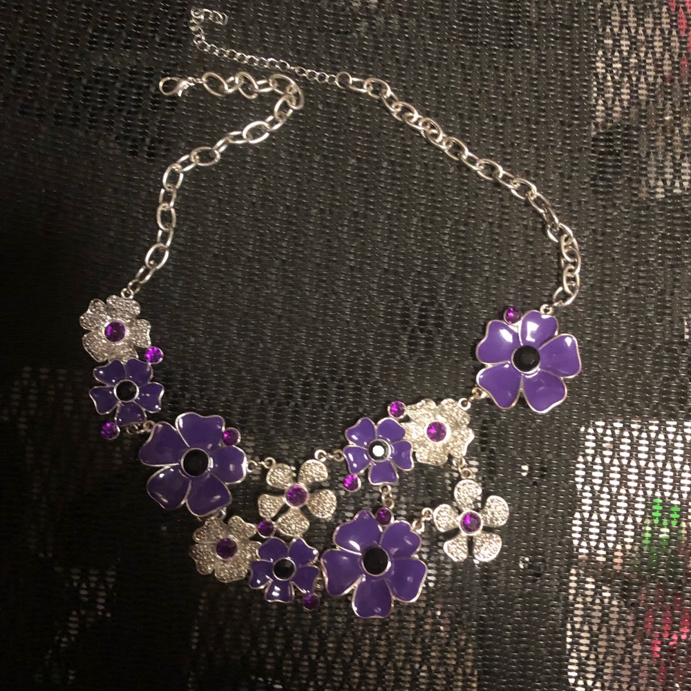 Floral Enamel Costume Necklace- 532 $25 or $20 w/offer - Picture 1 of 4